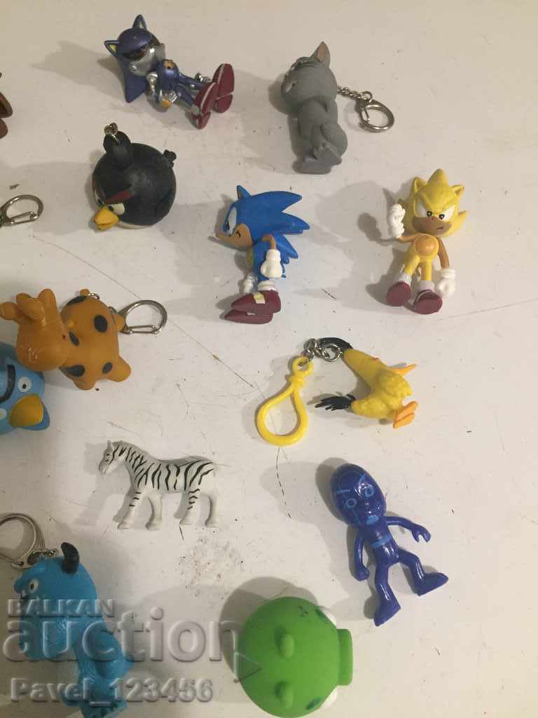 Доставка на колекция играчки/ключодържатели Доставка на колекция играчки/ключодържатели