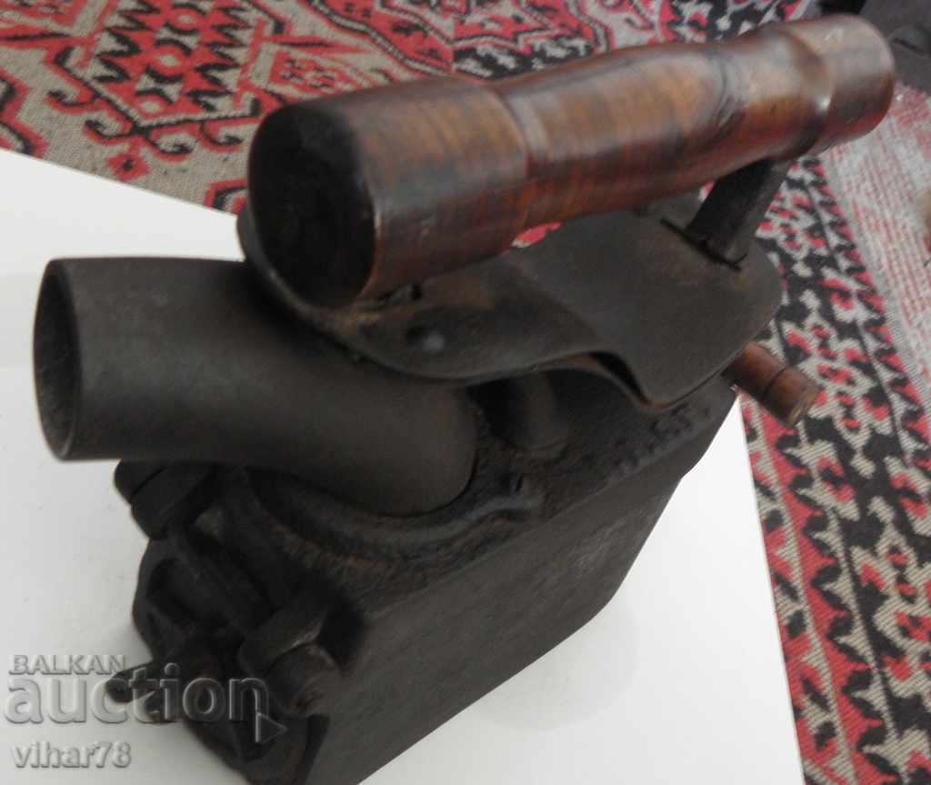 Auction OLD VERY RARE GERMAN IRON IRON WITH MANY MARKINGS Auction OLD VERY RARE GERMAN IRON IRON WITH MANY MARKINGS