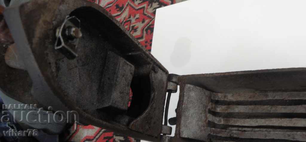 Delivery of OLD VERY RARE GERMAN IRON IRON WITH MANY MARKINGS Delivery of OLD VERY RARE GERMAN IRON IRON WITH MANY MARKINGS