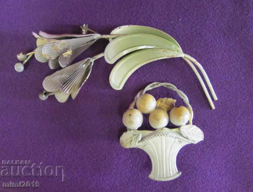 30s Vintic 2 pcs. Metal Brooches with price 36.00 BGN | € 18.41 30s Vintic 2 pcs. Metal Brooches with price 36.00 BGN | € 18.41