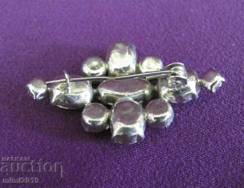 Delivery of Vintage Women's Brooch Bohemia