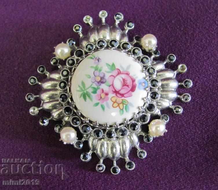 Delivery of Vintage Ladies Porcelain Brooch