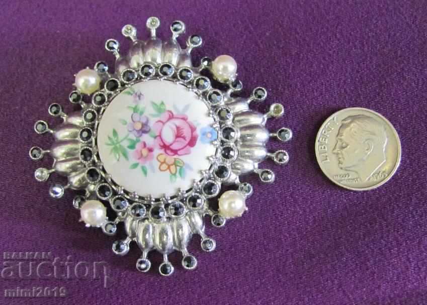 Vintage Ladies Porcelain Brooch - 6