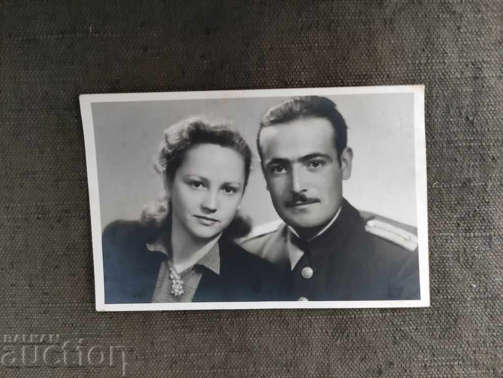 Mai 1945 militar cu soția sa