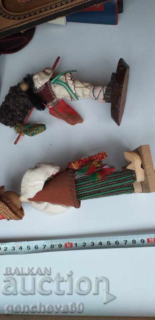 Delivery of Souvenir old Russian dolls with costumes, musicians