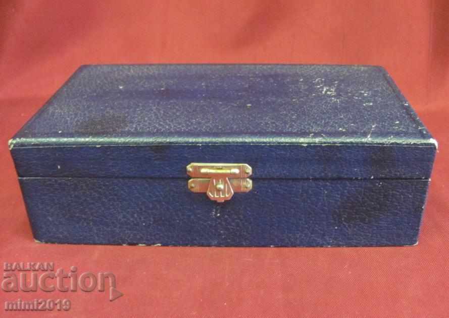 Old Medical Device - Electric Otoscope with price 180.00 BGN | € 92.03 Old Medical Device - Electric Otoscope with price 180.00 BGN | € 92.03