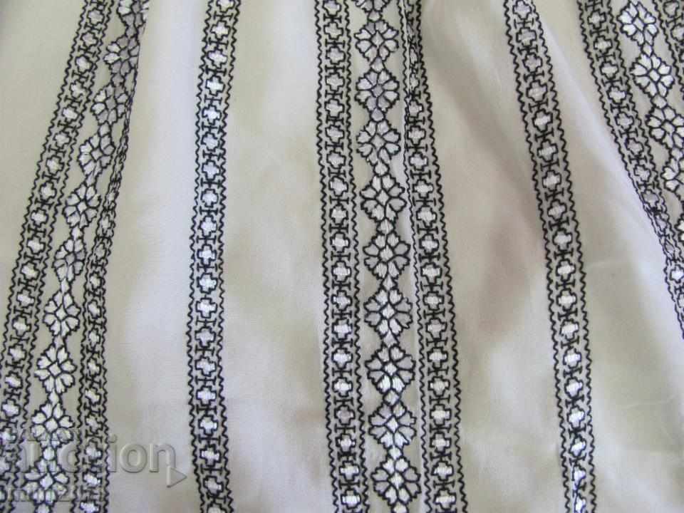 Auction Vintage Silk Women's Shirt hand embroidered Auction Vintage Silk Women's Shirt hand embroidered