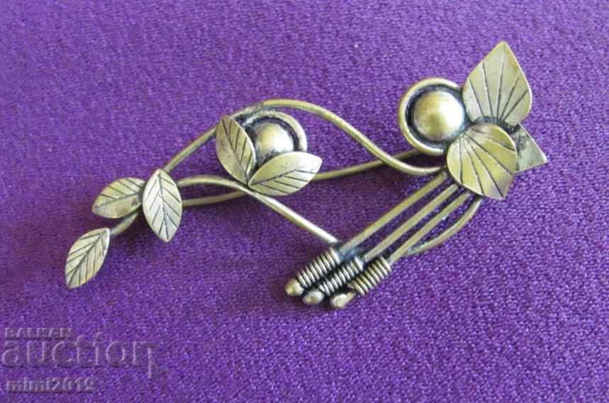 4 pcs. Old Bronze Brooches with price 50.00 BGN | € 25.56 4 pcs. Old Bronze Brooches with price 50.00 BGN | € 25.56