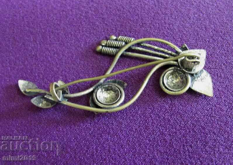 Auction 4 pcs. Old Bronze Brooches Auction 4 pcs. Old Bronze Brooches