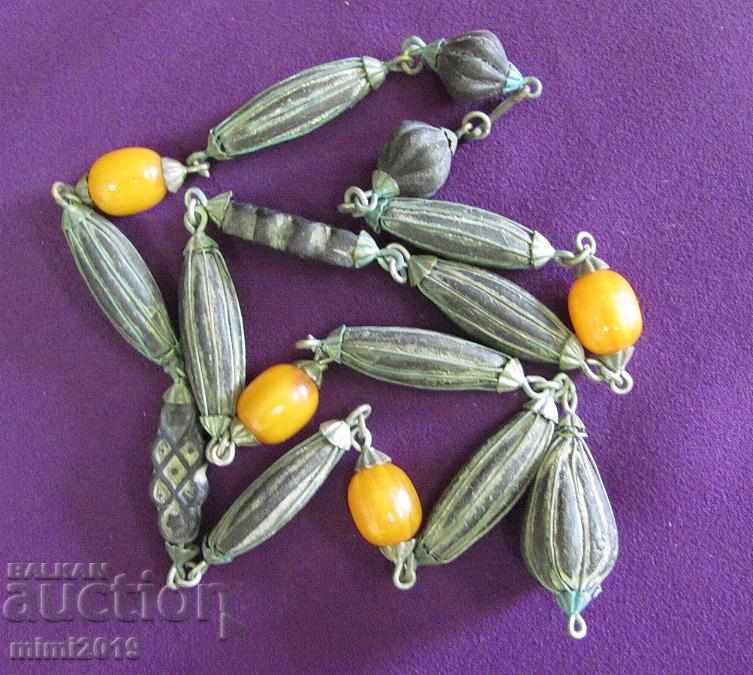 Delivery of Old Ladies Necklace Delivery of Old Ladies Necklace