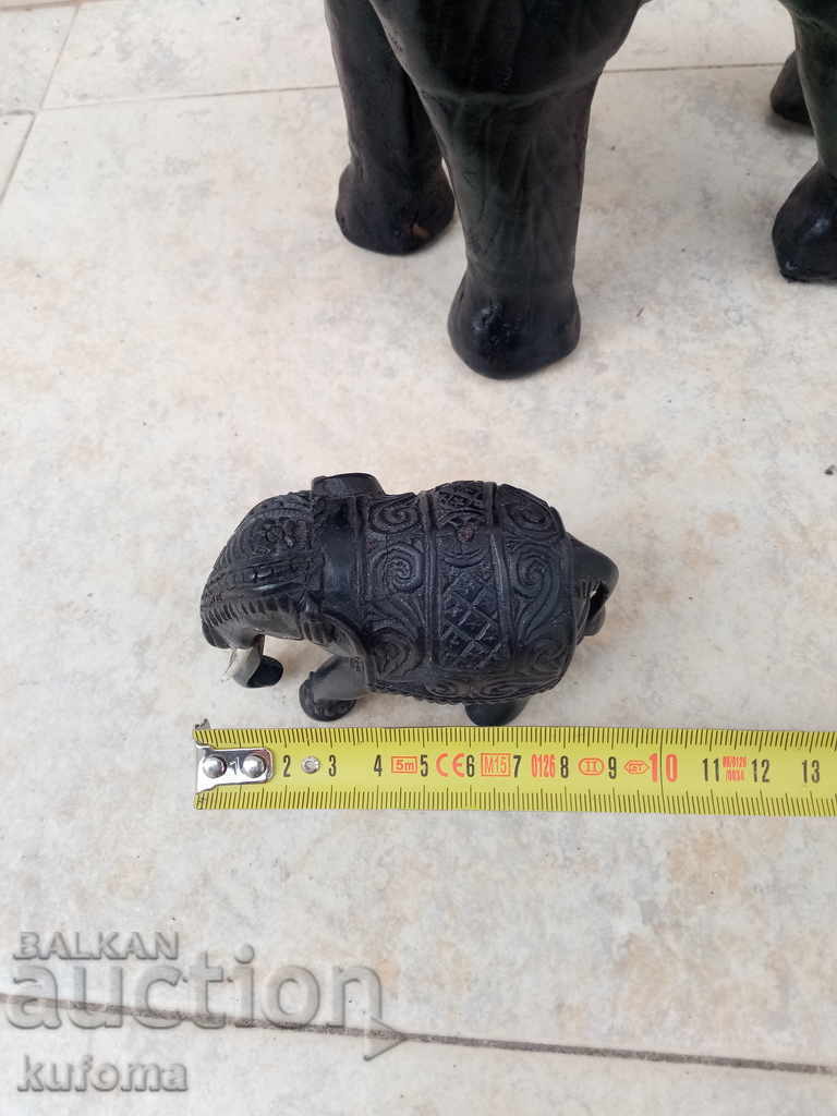 Two elephant figurines with price € 40.89 | 79.97 BGN