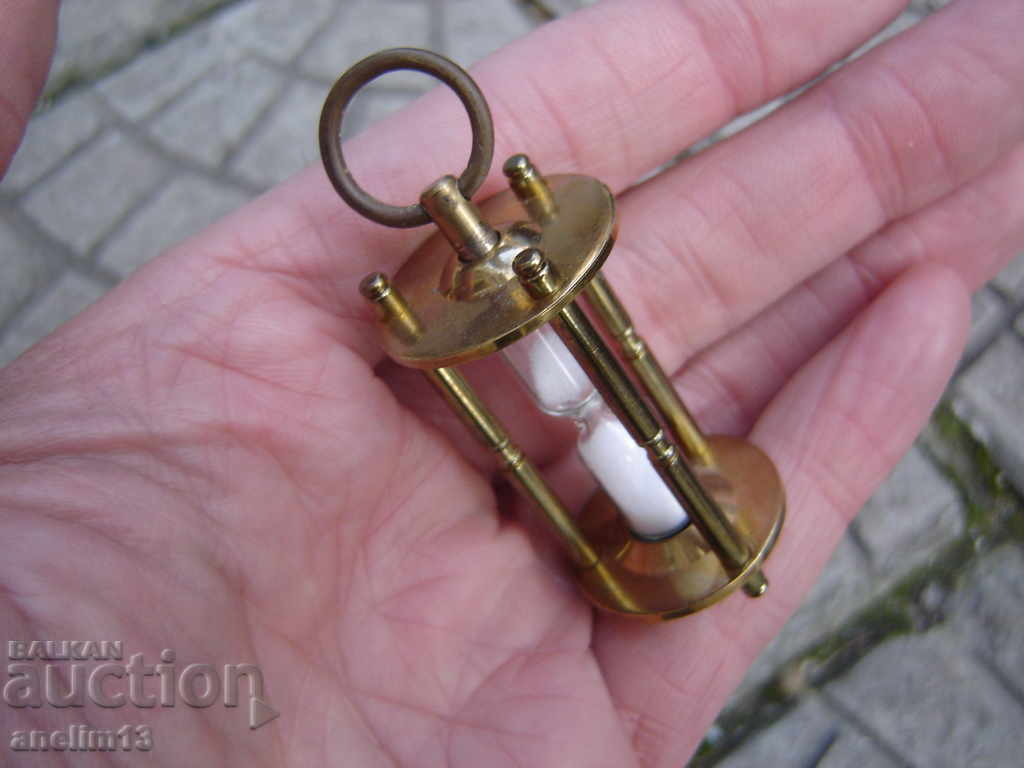 Δημοπρασία Χάλκινη κλεψύδρα Δημοπρασία Χάλκινη κλεψύδρα