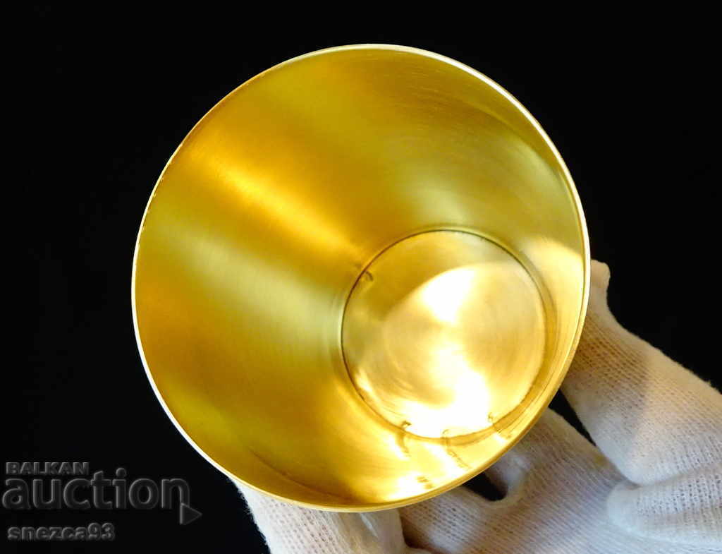 Бронзова чаша за вино 350 мл.,релеф. с цена 18.00 лв. | € 9.20 Бронзова чаша за вино 350 мл.,релеф. с цена 18.00 лв. | € 9.20