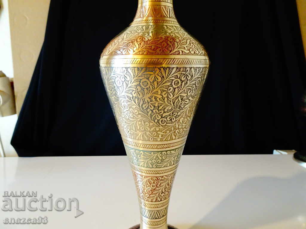 Delivery of Bronze vase, cloisonné enamel 34 cm Delivery of Bronze vase, cloisonné enamel 34 cm