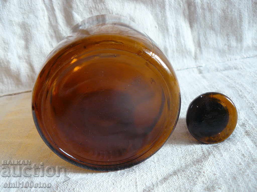 Delivery of Pharmacy - laboratory bottle Delivery of Pharmacy - laboratory bottle