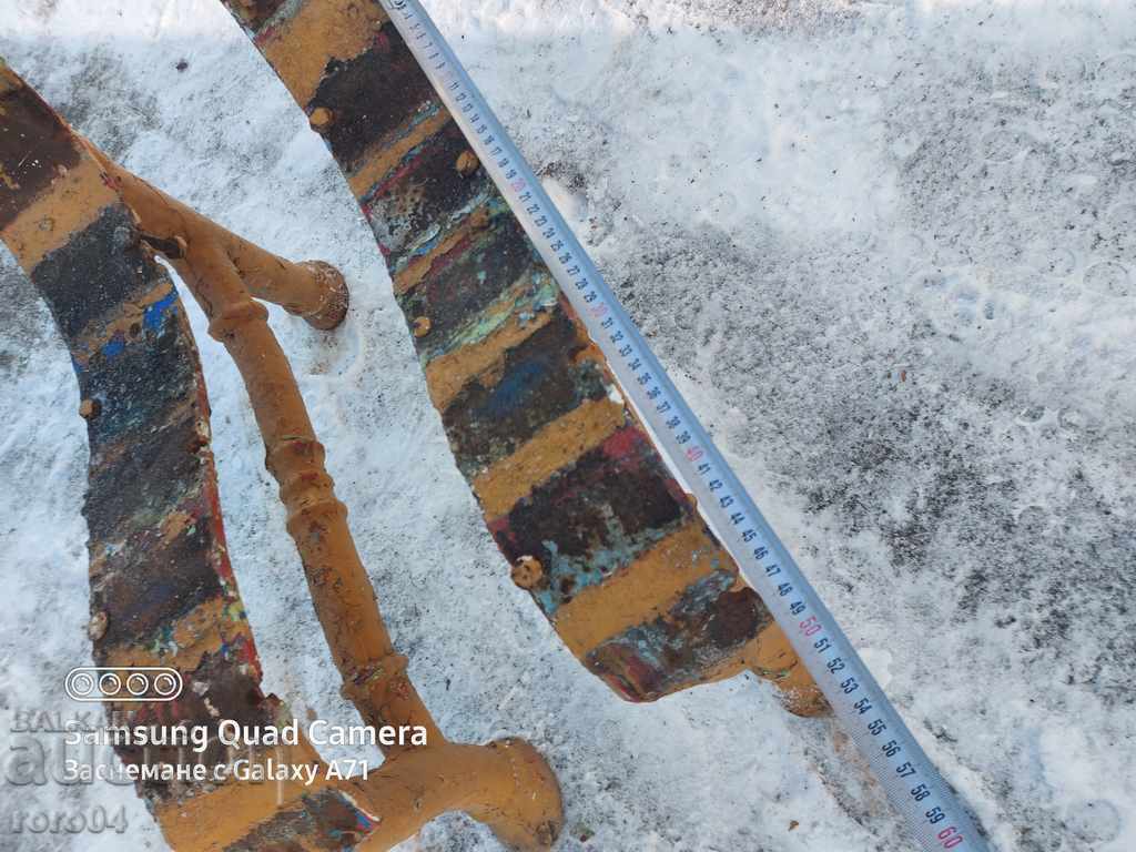 BENCH - CAST IRON - KINGDOM OF BULGARIA - 75 kg. with price 247.50 BGN | € 126.54