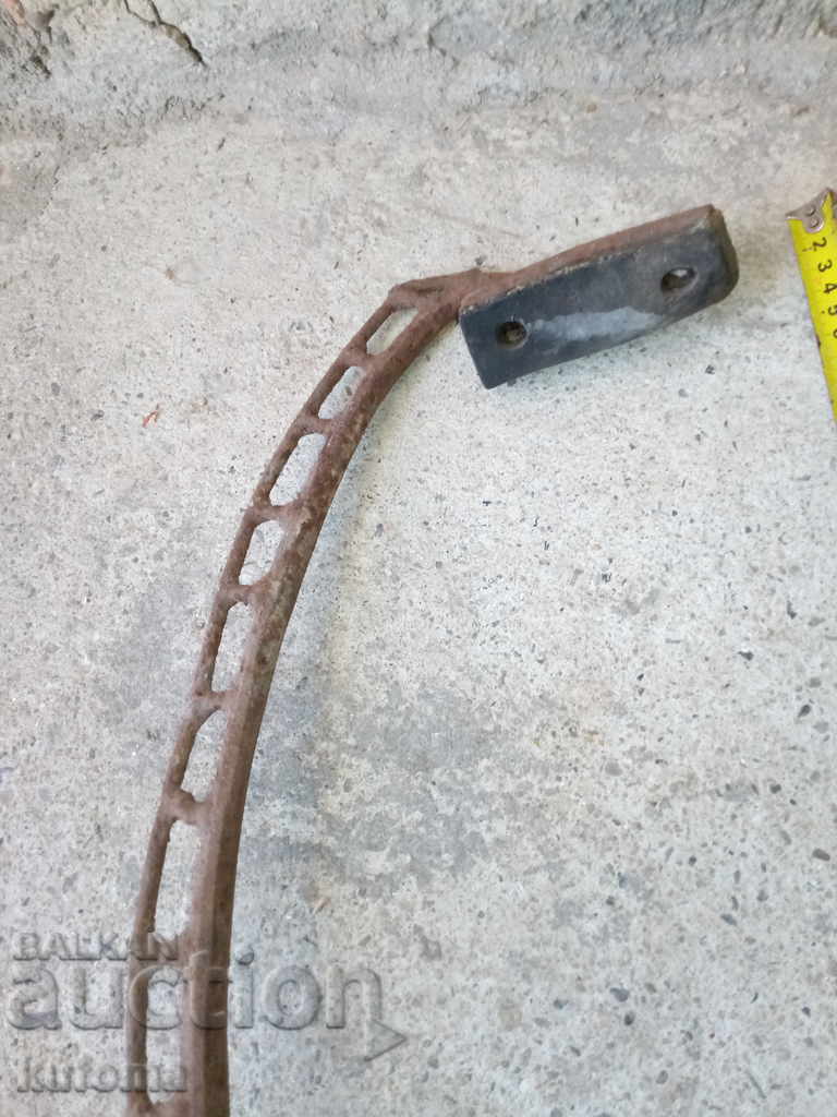 Old skate for climbing a pole with price 24.99 BGN | € 12.78