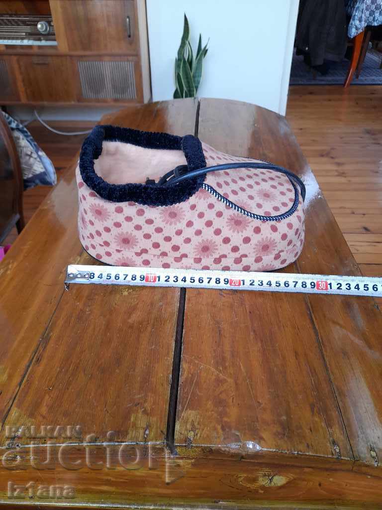 Delivery of Old electric foot warmer AKA Delivery of Old electric foot warmer AKA