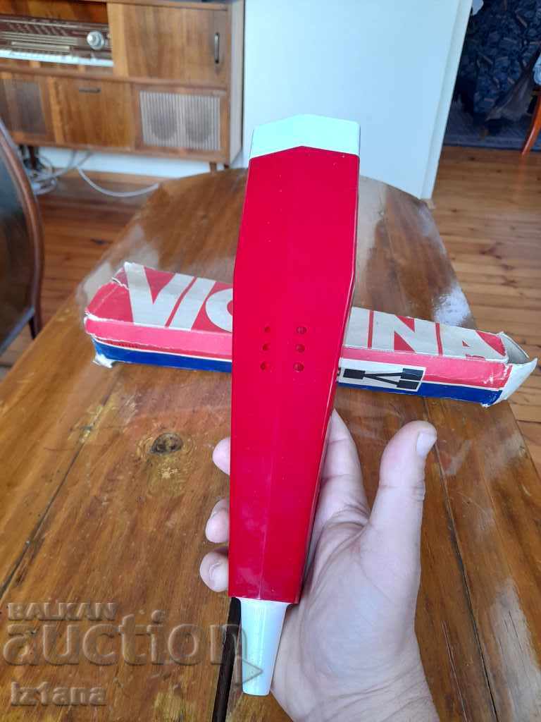 Livrarea Vioară Veche, Vioară