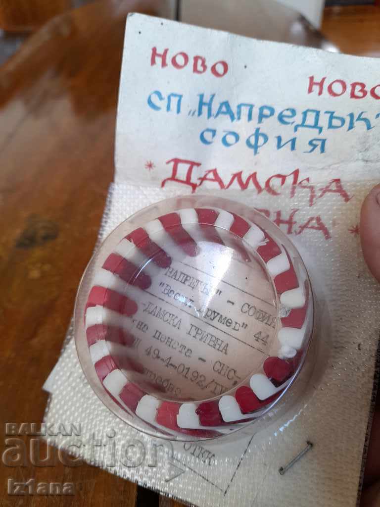 Delivery of Old lady's bracelet