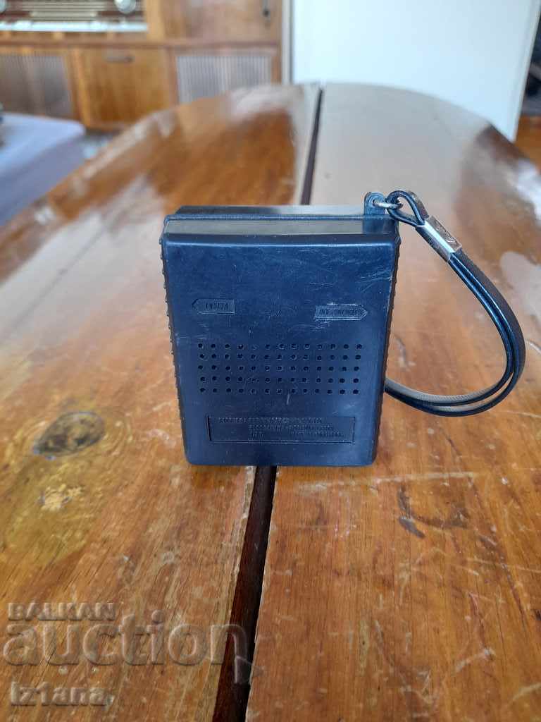 Auction Old Radio AA Mini Master of Sound Auction Old Radio AA Mini Master of Sound