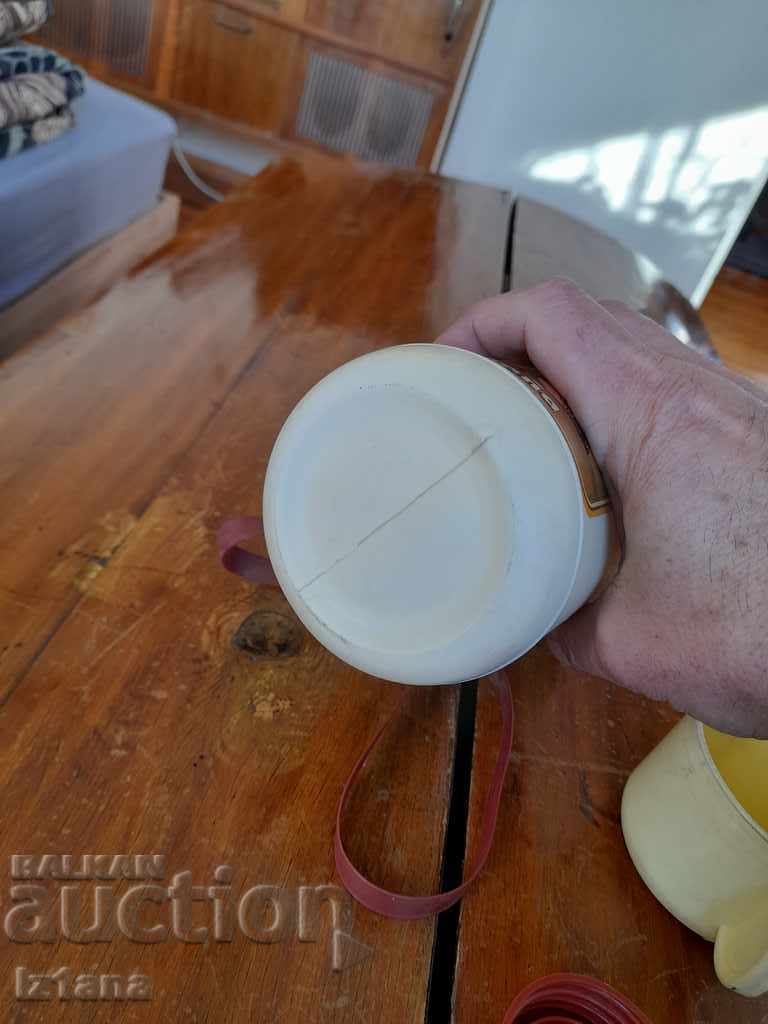 Delivery of Old thermos, thermal box Delivery of Old thermos, thermal box