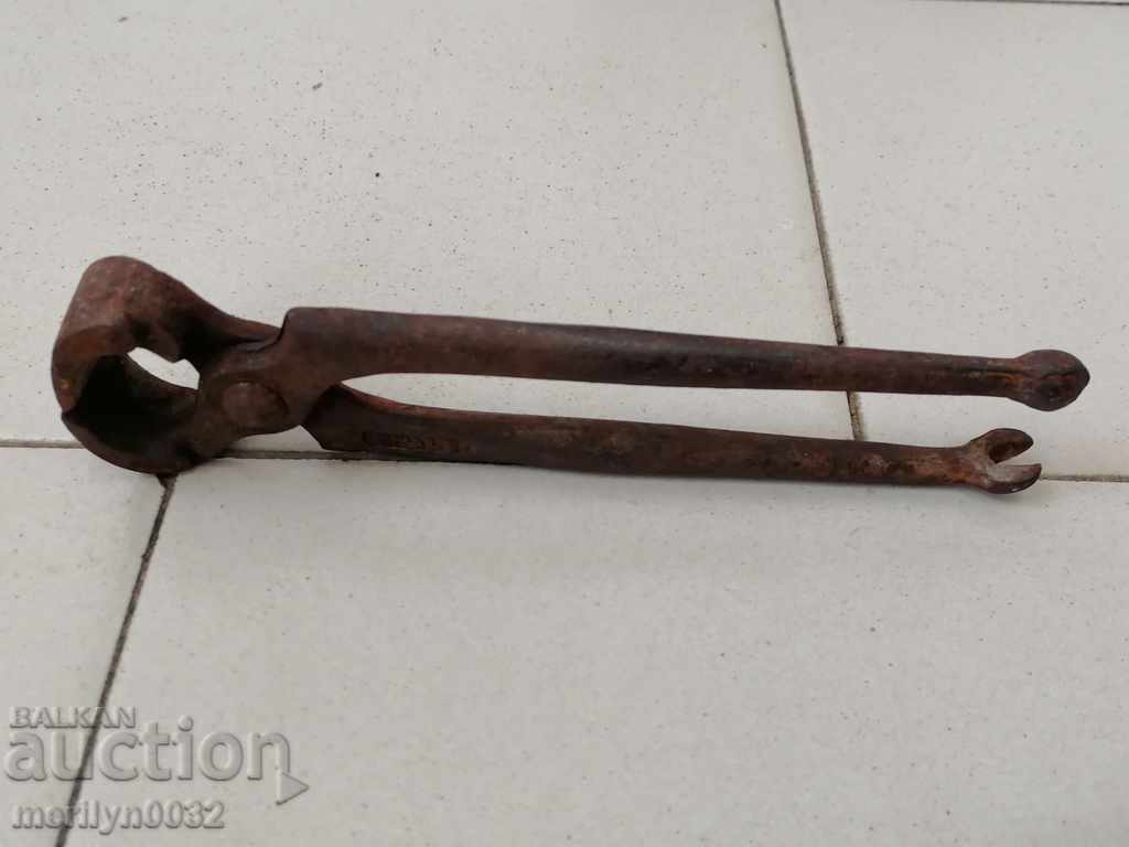 German primitive pottery pliers pliers beginning of the 20th century with price 37.00 BGN | € 18.92