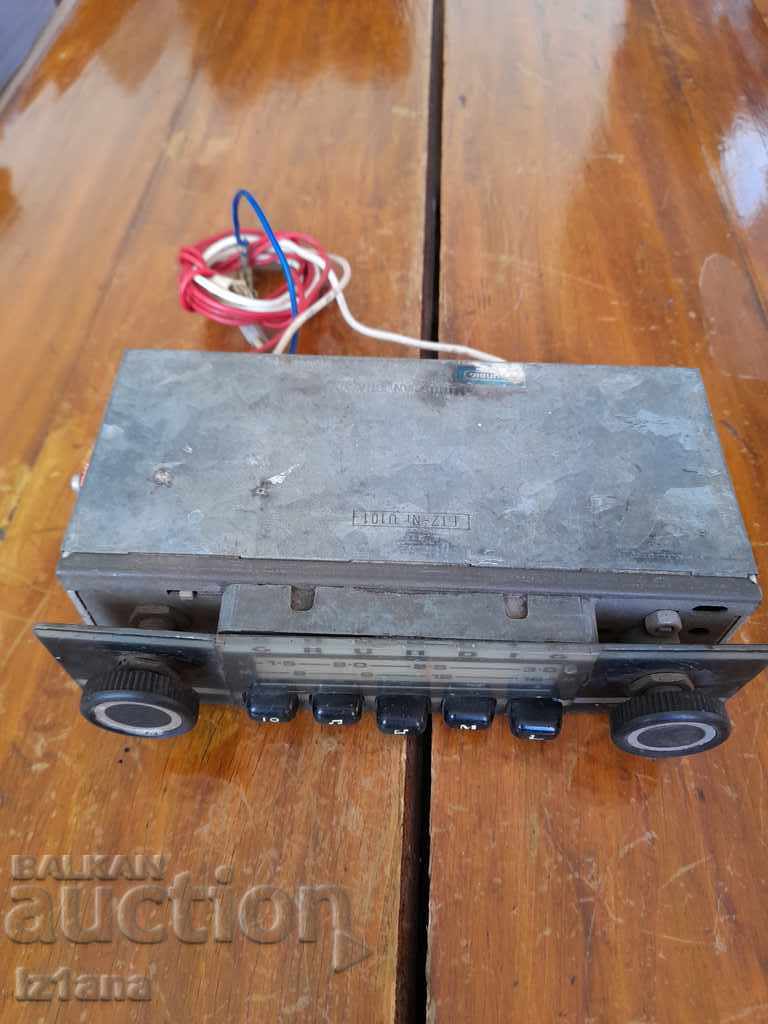 Auction Old car radio, Grundig radio receiver Auction Old car radio, Grundig radio receiver