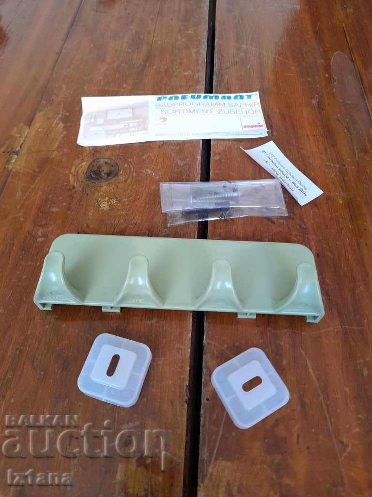 Auction Old Pneumant towel rack Auction Old Pneumant towel rack