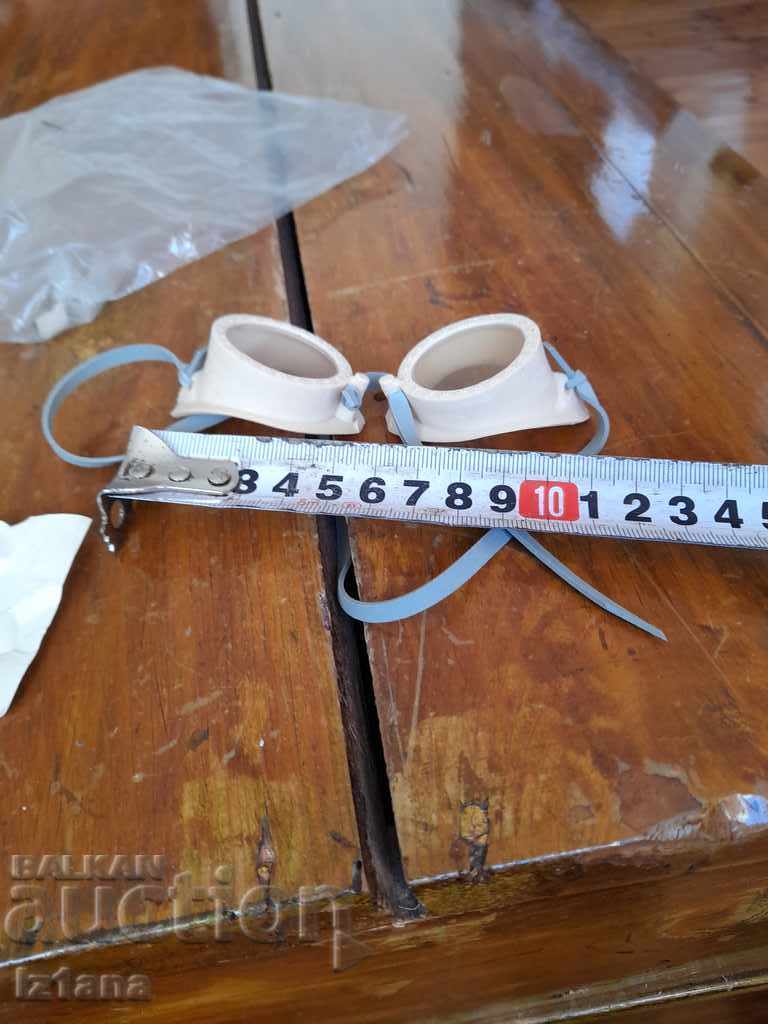 Old children's swimming goggles - 6 Old children's swimming goggles - 6