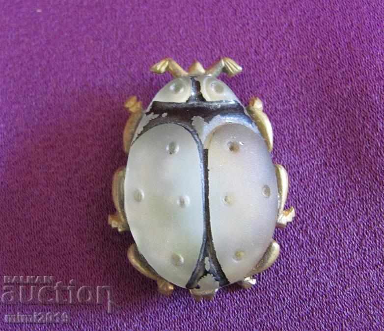 Auction 20 Ladies Brooch Scarab with Gilding Auction 20 Ladies Brooch Scarab with Gilding