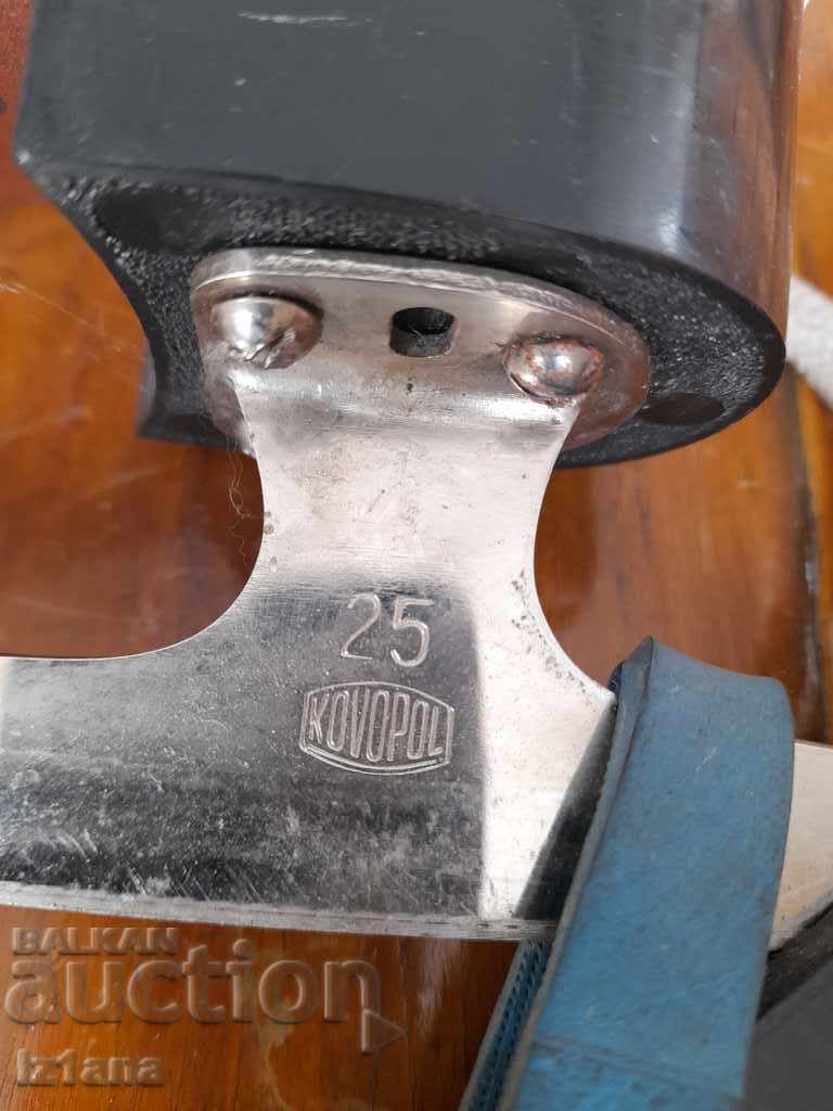 Old Botas figure skates - 6