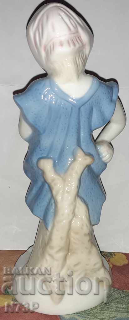 Delivery of PORCELAIN STATUTE. FIGURE. GIRL. Delivery of PORCELAIN STATUTE. FIGURE. GIRL.