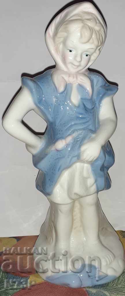PORCELAIN STATUTE. FIGURE. GIRL. - 6 PORCELAIN STATUTE. FIGURE. GIRL. - 6