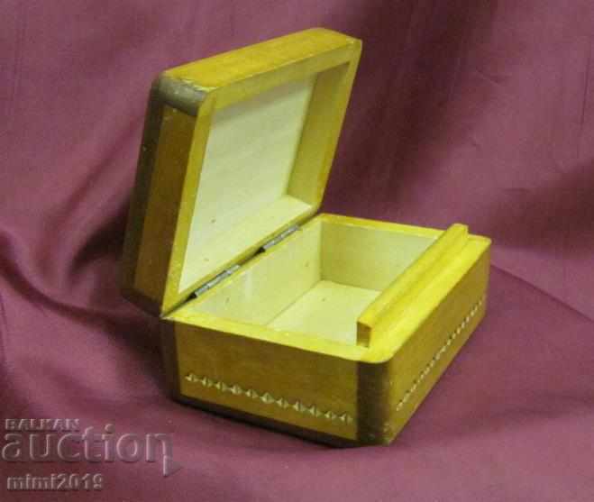 Delivery of 50's Wooden Jewelry Box