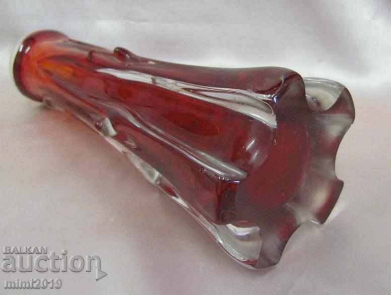 Delivery of Old Crystal Glass Solid Vase Delivery of Old Crystal Glass Solid Vase