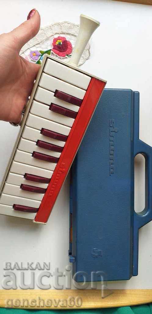 Livrarea Armonică germană "SIMONA" GDR în cutie/anii 70