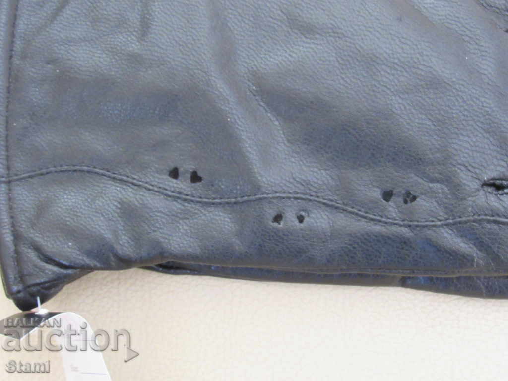 Black women's leather gloves with genuine leather lining, with price 42.00 BGN | € 21.47