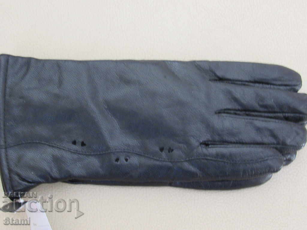 Auction  Black women's leather gloves with genuine leather lining,