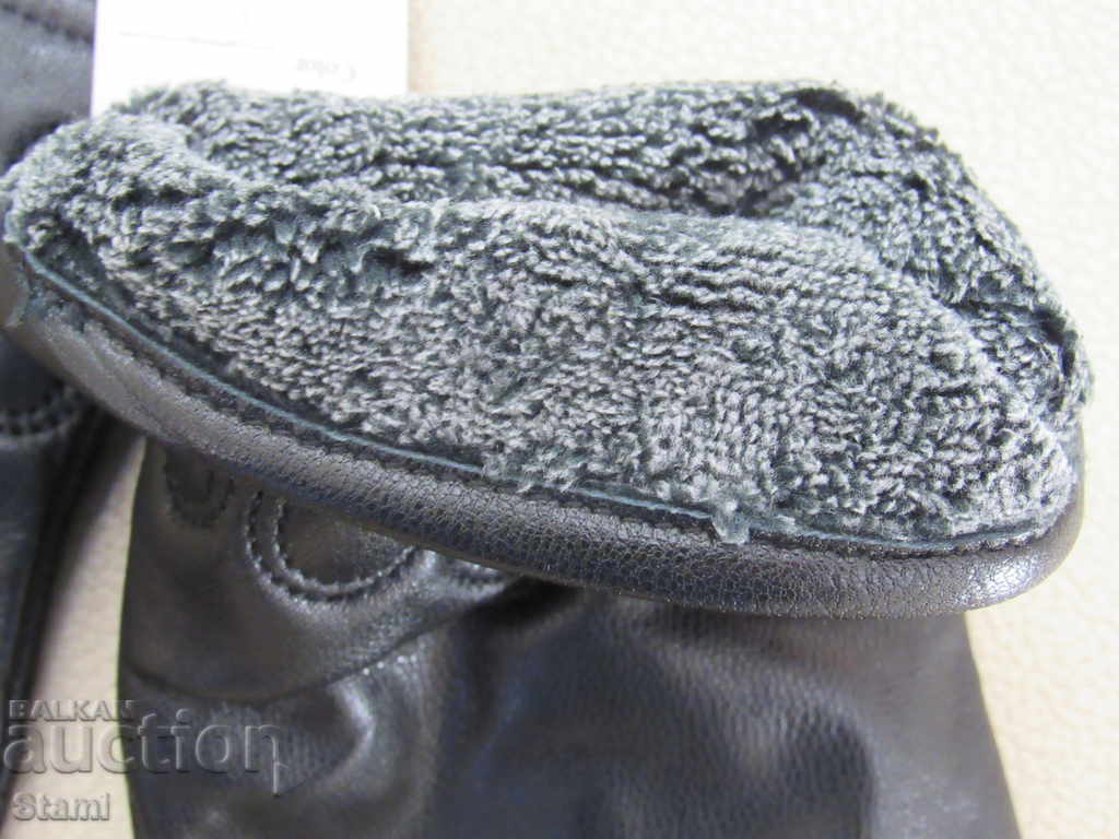 Black women's leather gloves with genuine leather lining, - 5 Black women's leather gloves with genuine leather lining, - 5