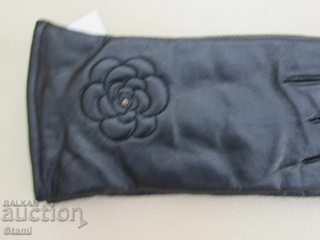 Auction Black women's leather gloves with genuine leather lining, Auction Black women's leather gloves with genuine leather lining,