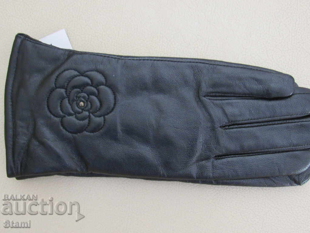 Black women's leather gloves with genuine leather lining,