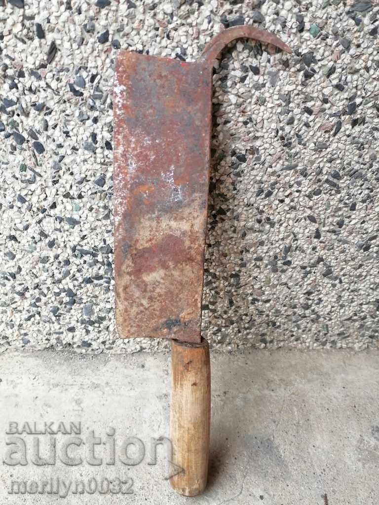 Стара кован сатър, брадва, топор, острие, ковано желязо с цена 39.00 лв. | € 19.94