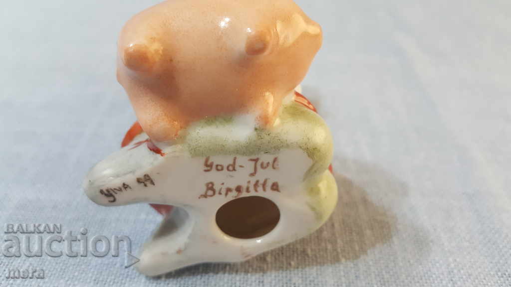 Δημοπρασία ειδώλιο από πορσελάνη