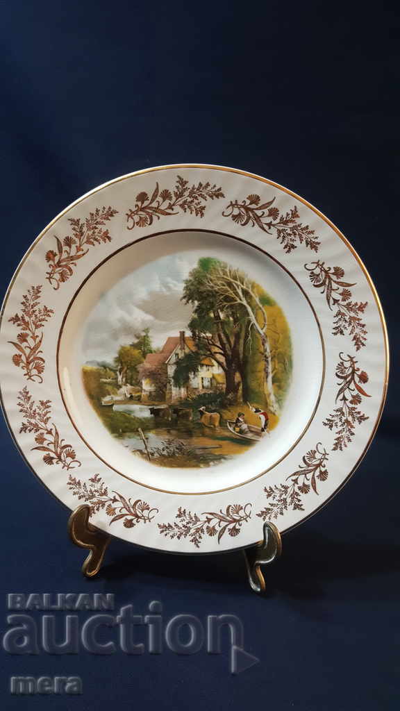 Lot of three porcelain designer plates - 5 Lot of three porcelain designer plates - 5