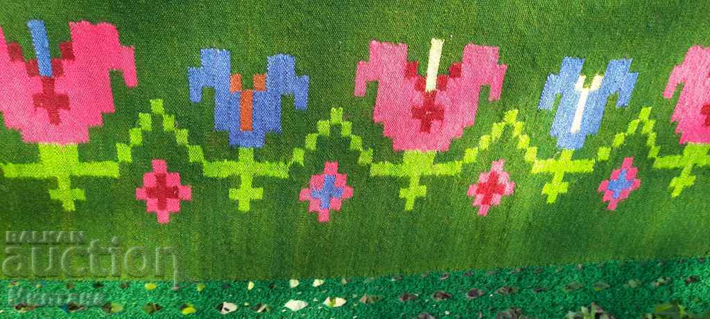 Auction New handwoven bedspread 100% wool 143/200cm. Auction New handwoven bedspread 100% wool 143/200cm.