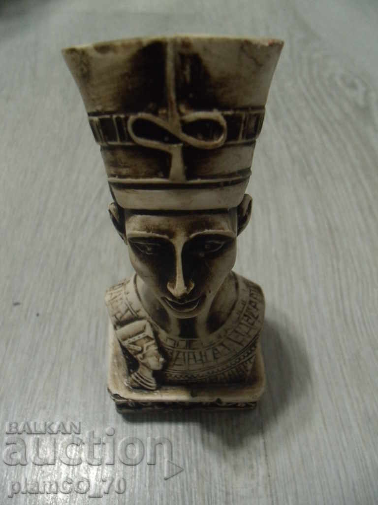 Nr. 5085 figurină veche / statuetă - faraon cu preț € 3.90 | 7.63 BGN Nr. 5085 figurină veche / statuetă - faraon cu preț € 3.90 | 7.63 BGN