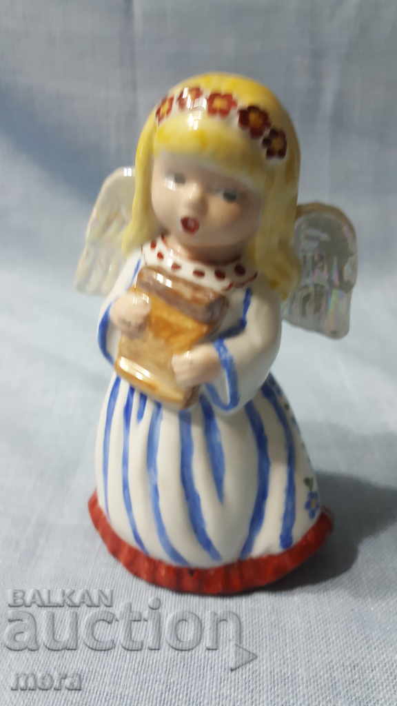 Beautiful porcelain Romanian figurine