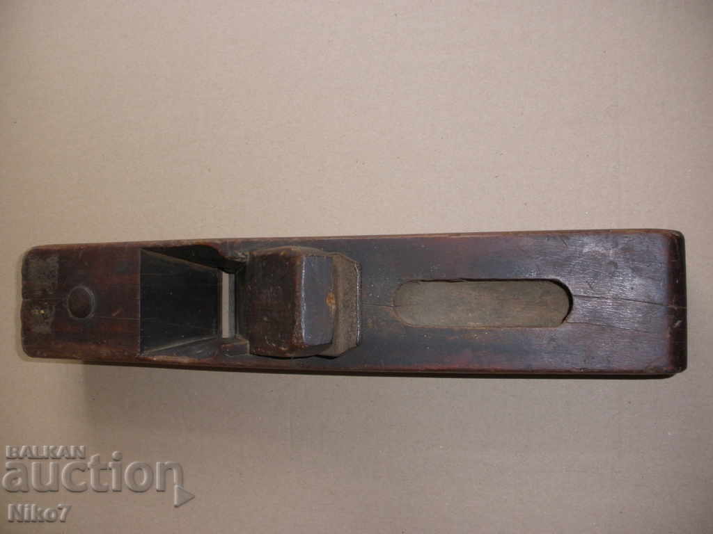 Old large carpenter's plane. - 6 Old large carpenter's plane. - 6
