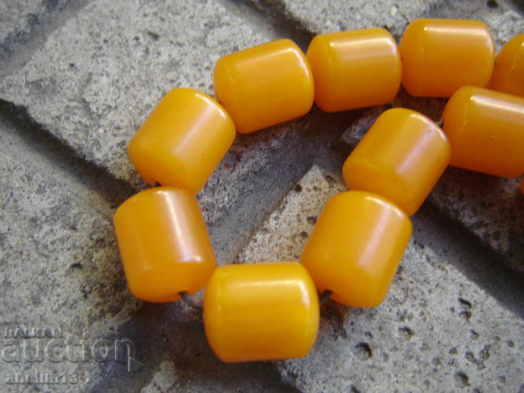 Auction  OLD BROENITSA BAKELIT AMBER